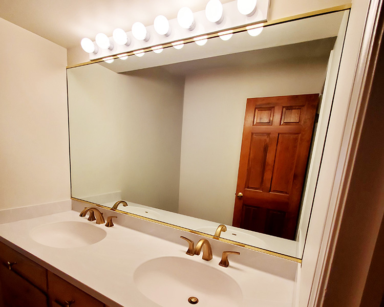 Chicago Glass Custom Bathroom Mirrors